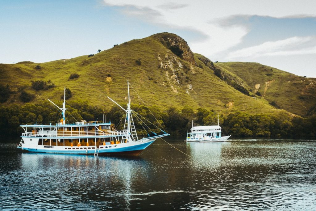 komodo island boat tour from bali
