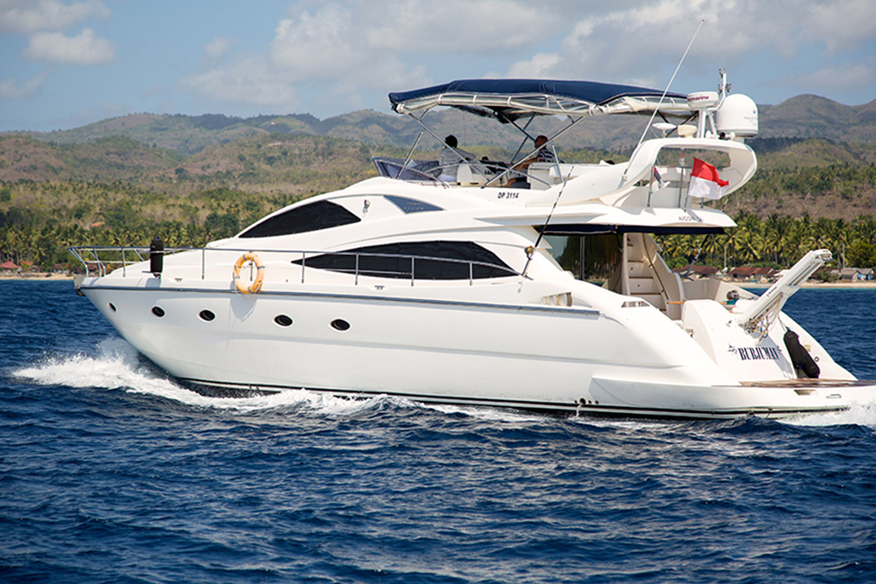 rent a yacht in bali